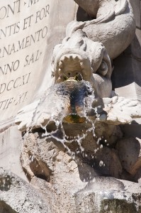 Пьяцца делла Ротонда. Фрагмент фонтана Пантеона    