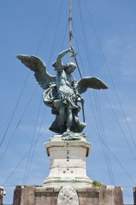 Бронзовая фигура Святого Ангела    