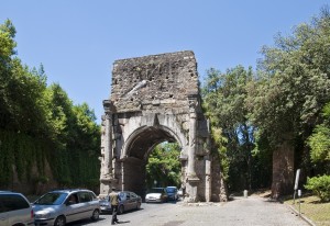 Арка Друза на Via di Porta S.Sebastiano    