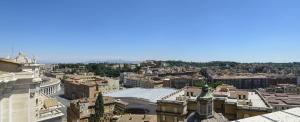 Вид на город с крыши Собора Святого Петра